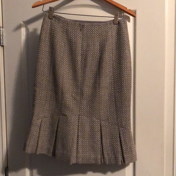 Talbots wool pleated skirt 4 gray. - Picture 2 of 4